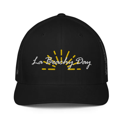 La Beachy Day Closed-back trucker cap