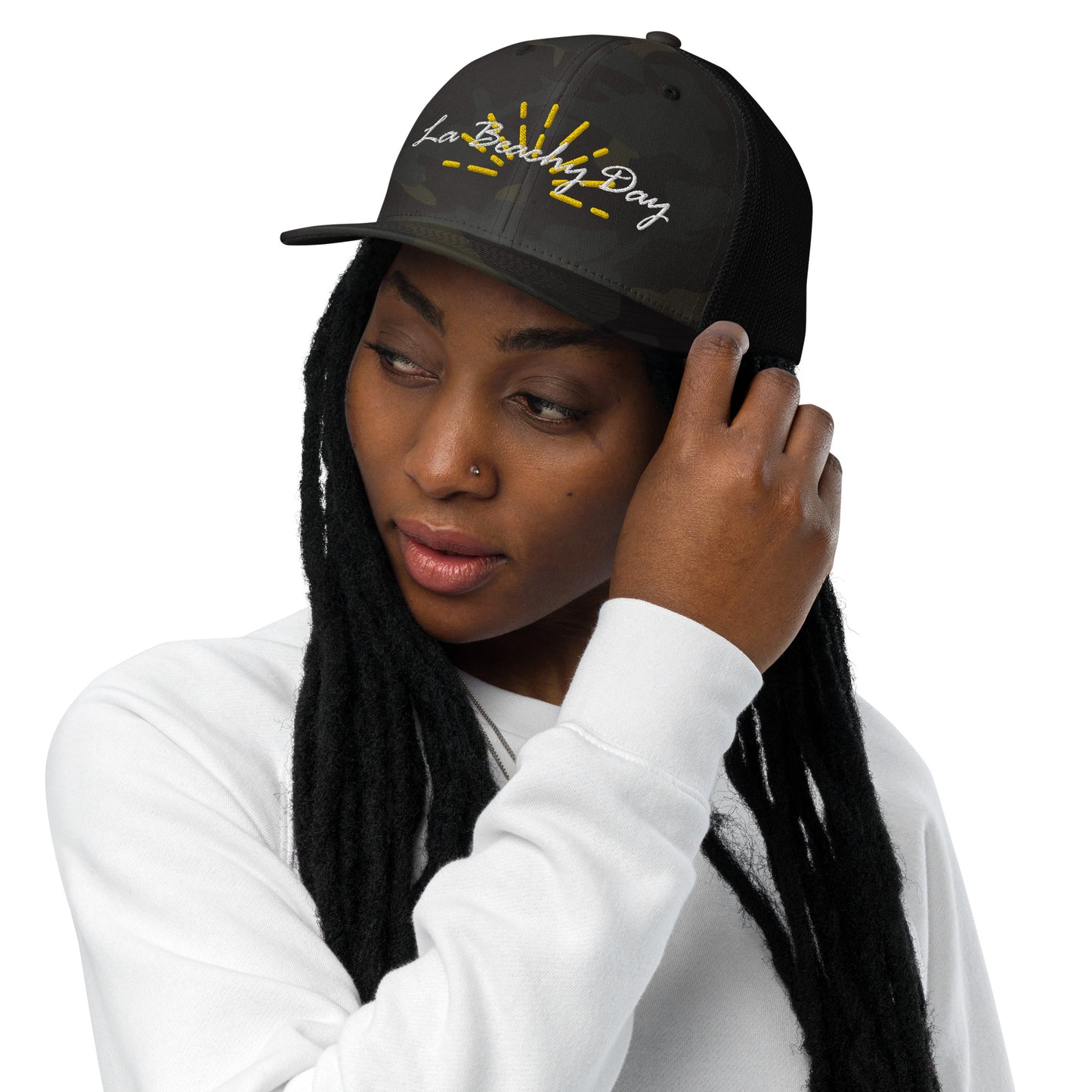 La Beachy Day Closed-back trucker cap